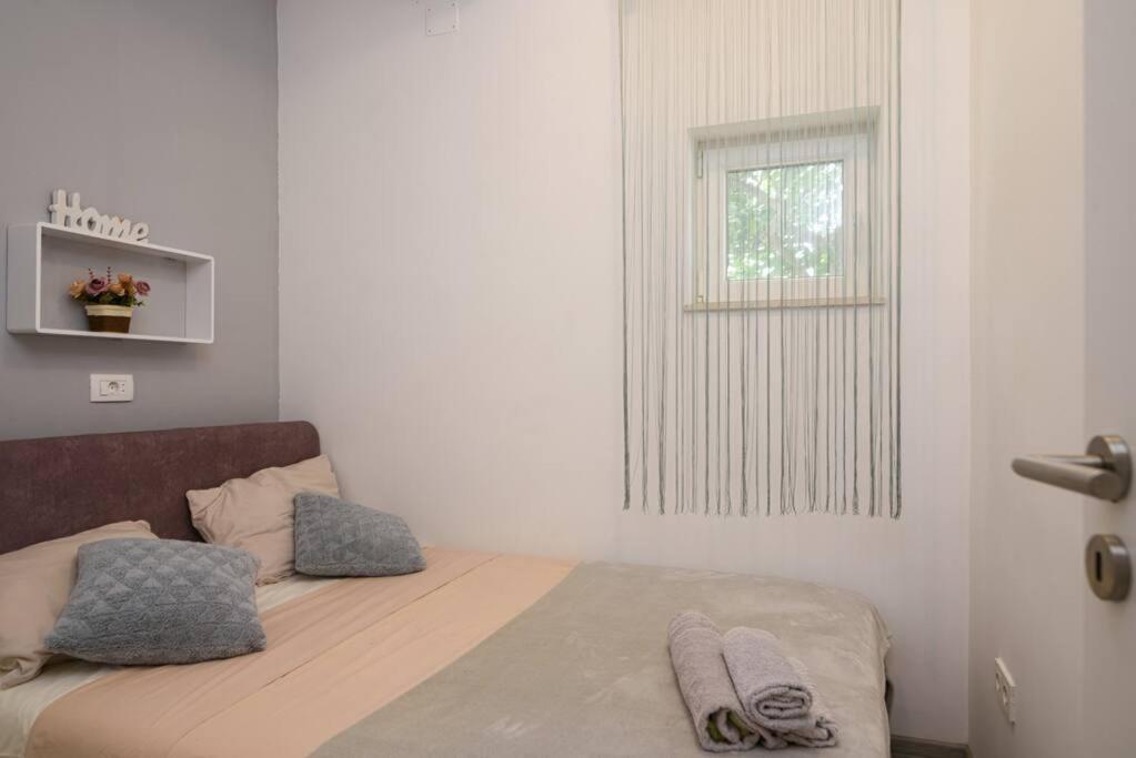 New Apartment With Pool And Jacuzzi Only For You Kastela Bagian luar foto