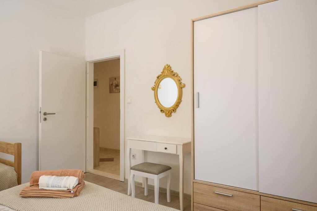 New Apartment With Pool And Jacuzzi Only For You Kastela Bagian luar foto